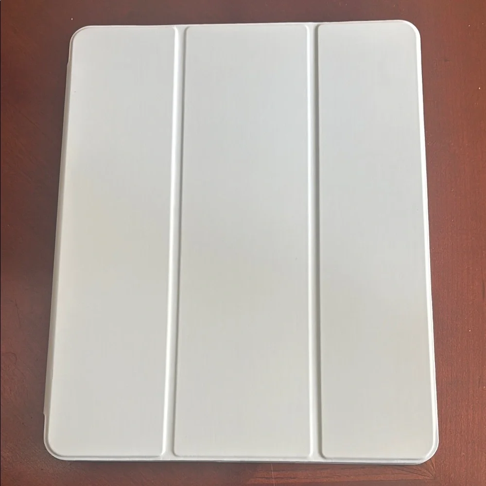 Blue IPad cover (13 inch)